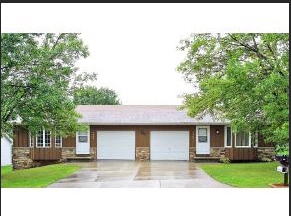 Foto del edificio - 2606 Sherry Ln