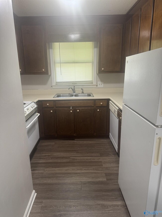 Building Photo - 1505 Halston Cir NW
