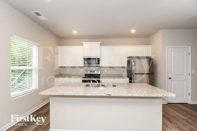 Building Photo - 27 Grande Bay Dr