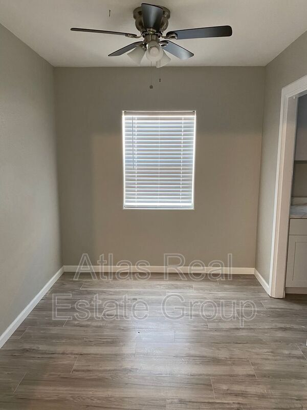 Building Photo - 3635 E Elida St