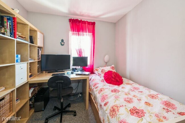Foto del edificio - 3 br, 3 bath Townhome - 19 rockaway rd
