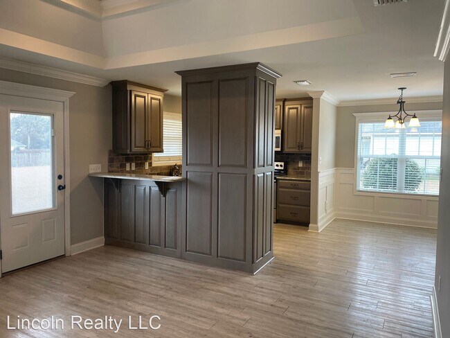 Foto del edificio - 3 br, 2 bath House - 17 Smith Dairy Rd