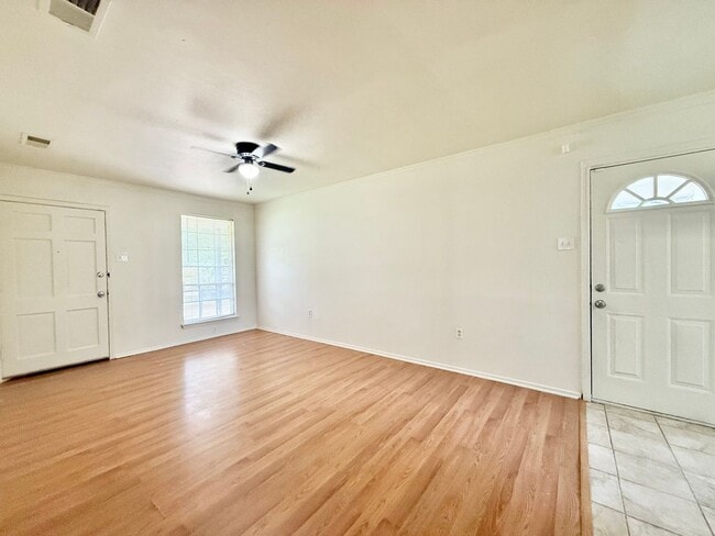 Building Photo - Home for Lease