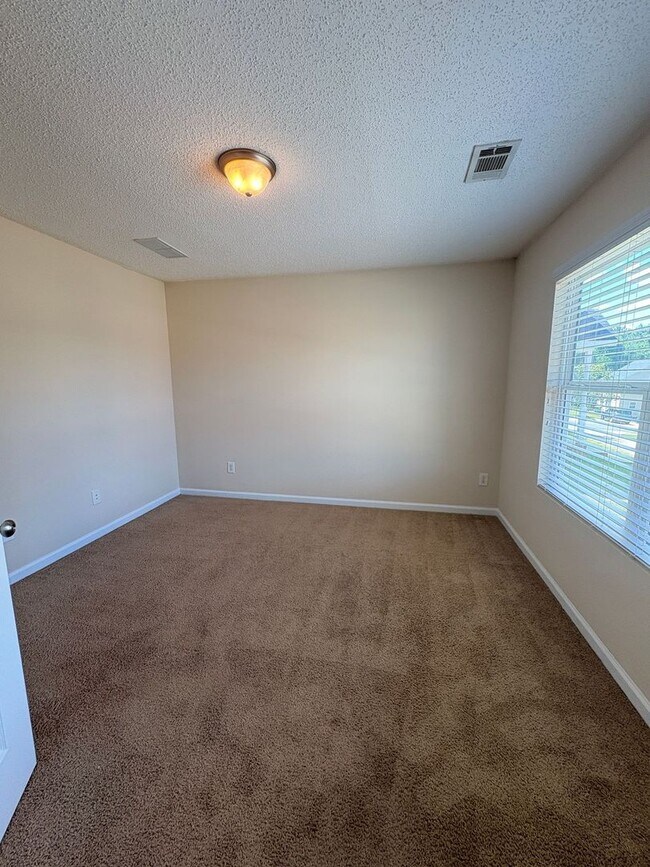 Foto del edificio - BRIDGEWATER HOME! PRE-LEASING FOR  JULY 2026! 1/2 Off Deposit!