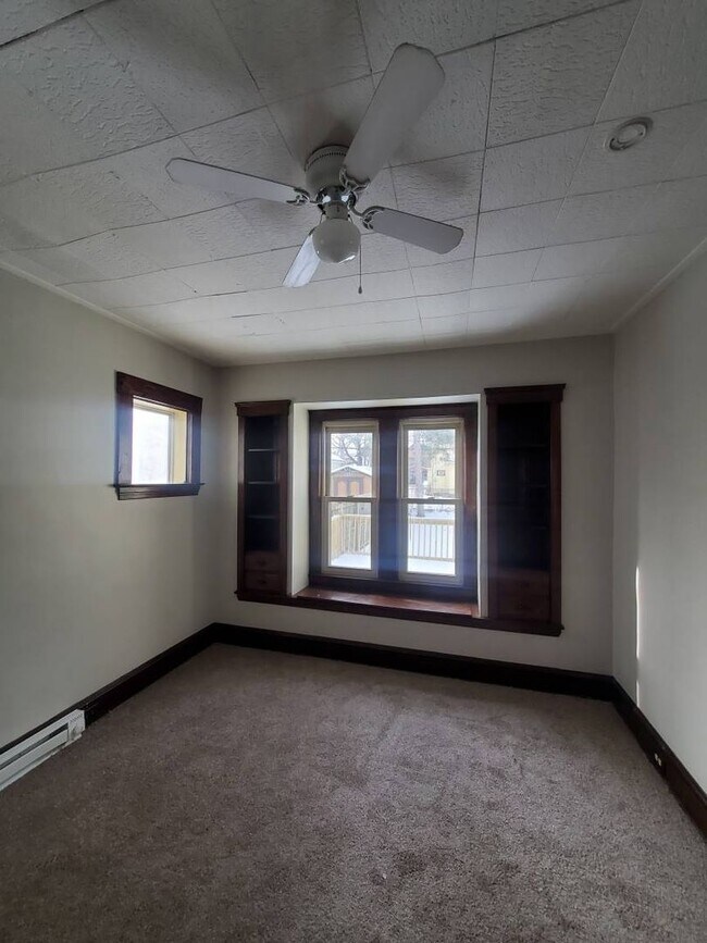 Foto del edificio - Charming 3-Bedroom Home Offering Comfort, Space & Modern Updates