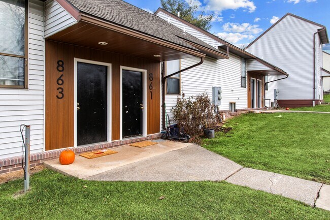 Building Photo - Imperial Townhomes LLC
