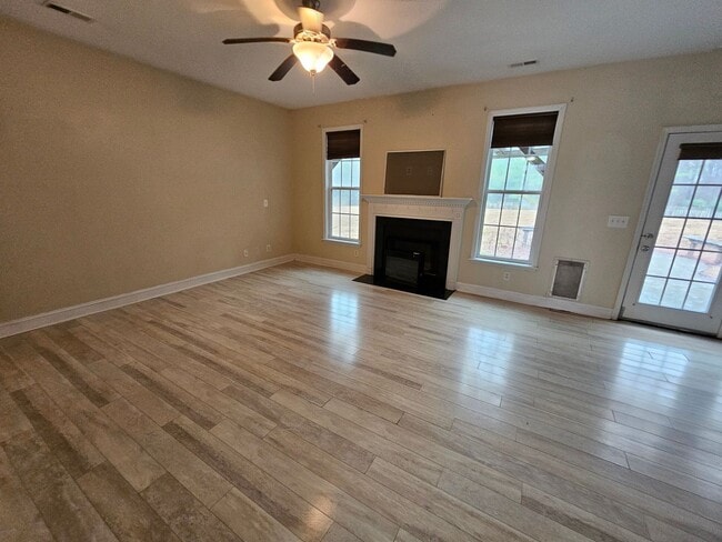 Building Photo - Spacious 3 Bedroom Home In Maysville
