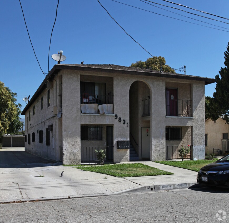 Foto del edificio - 9835 Marshall Ave
