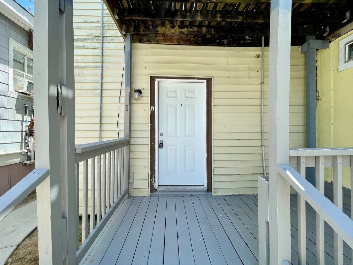 Primary Photo - 1814 Ave M 1/2
