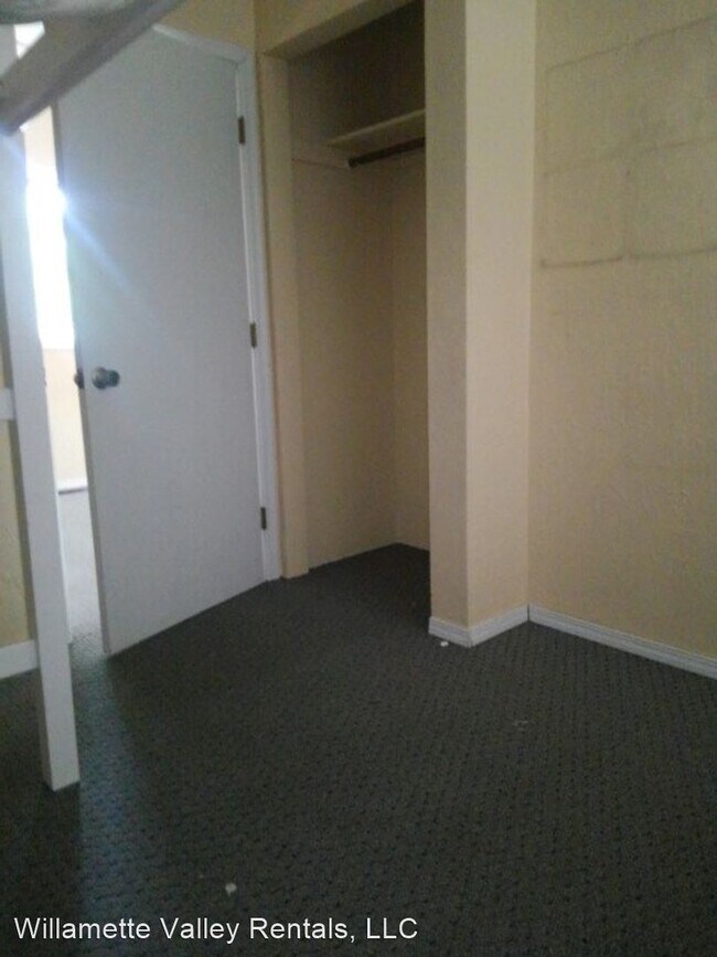 Foto del edificio - 1102-1102 NW Van Buren Ave