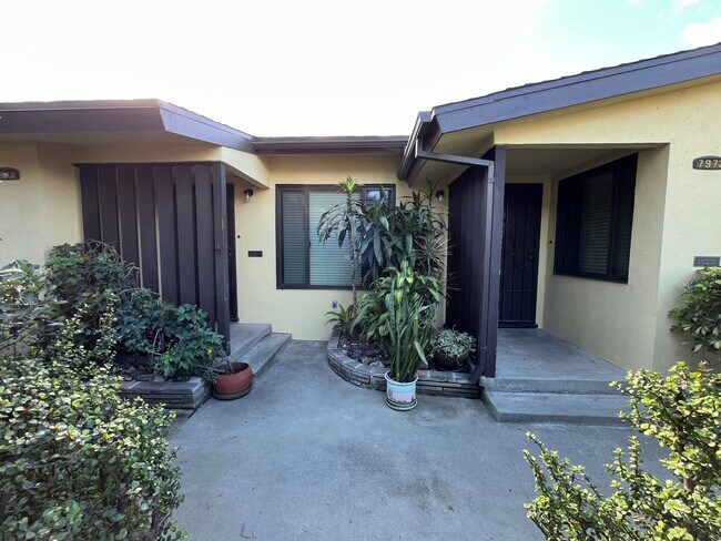 Foto del edificio - 7972 Farm St