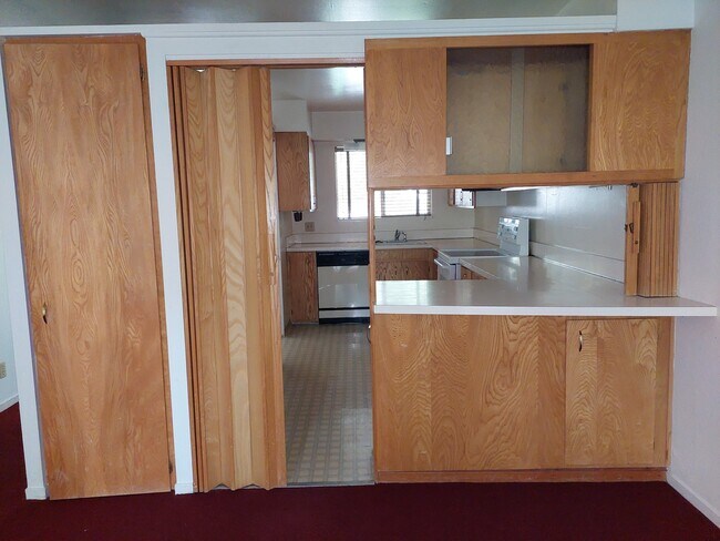 Kitchen - 475 Spring St