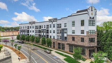 Building Photo - 3630 N Davidson St