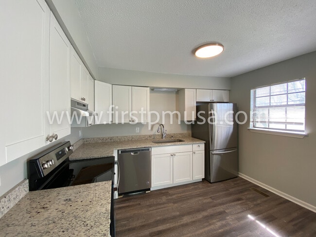 Building Photo - 3 bedroom 2 bath East Brainerd