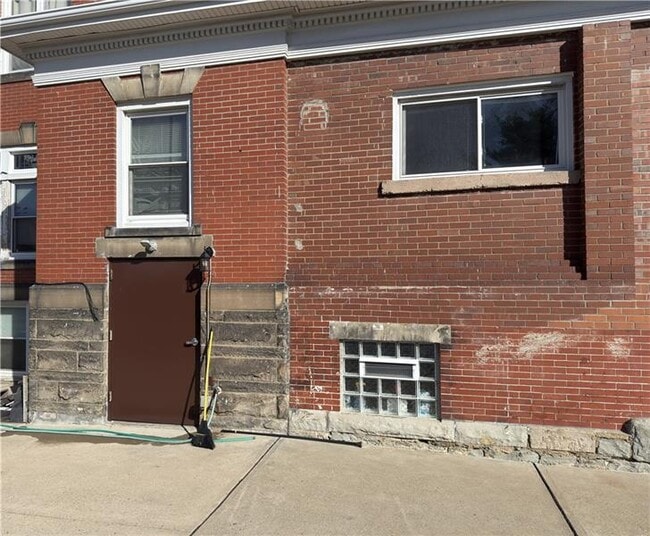 Building Photo - 1500 Amanda St