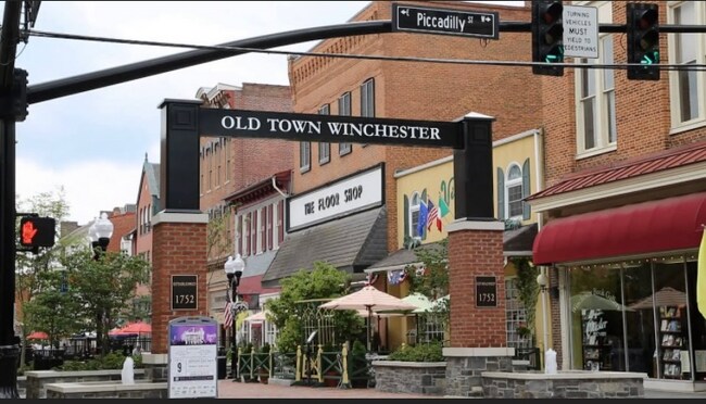 Foto del edificio - 120 Tyler Dr