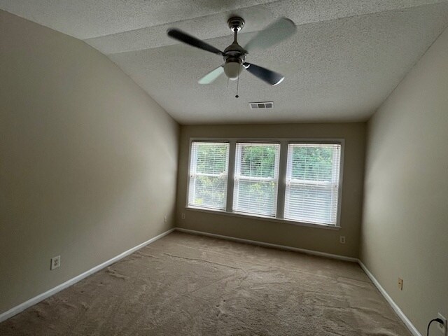 Foto del edificio - 2872 Commonwealth Cir