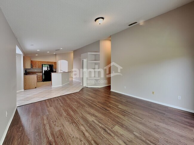 Foto del edificio - 503 Tree Shore Dr