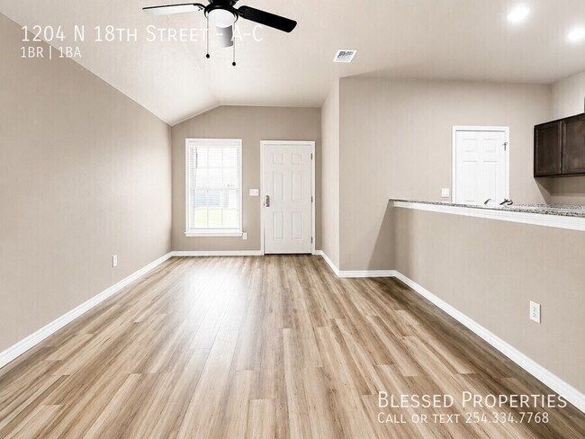 Foto del edificio - 1204 N 18th St
