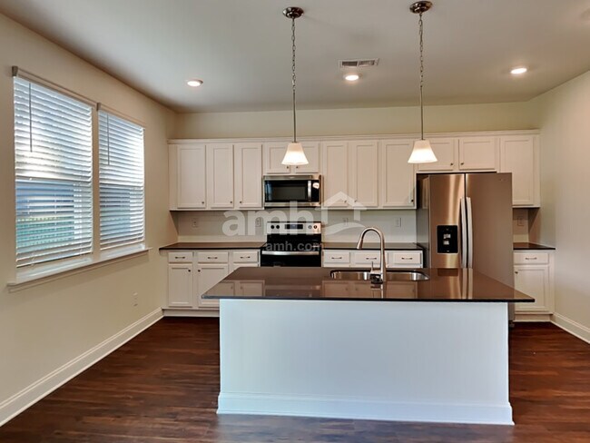 Foto del edificio - 556 Rivermist Dr