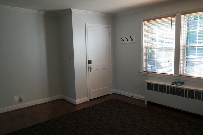 Building Photo - Apartment Chinquapin Park/Belvedere