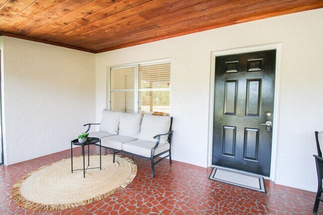 Building Photo - West of Trail Mid-Century Gem with New Designer Kitchen & Oversized Corner Lot