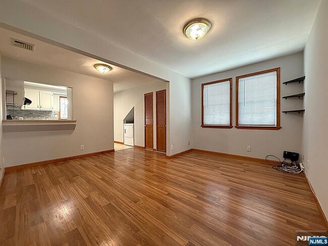 Building Photo - 446 Post