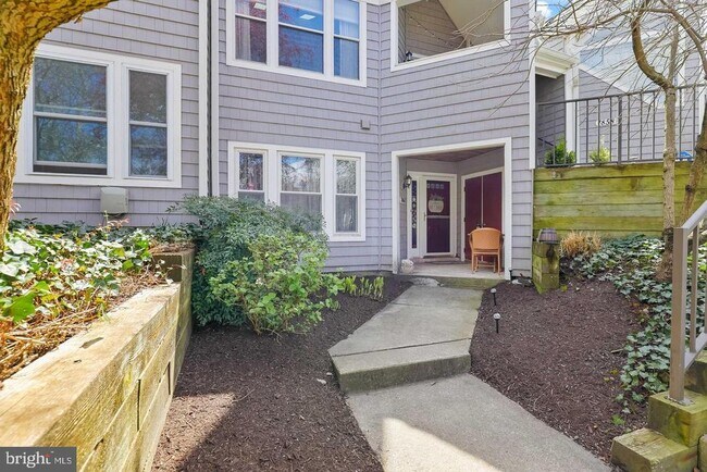 Foto del edificio - 7860 Mayfair Cir