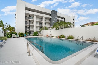 Building Photo - 190 Seminole Ln