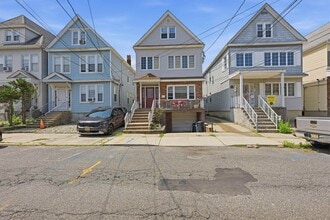 Building Photo - 164 W 31st St