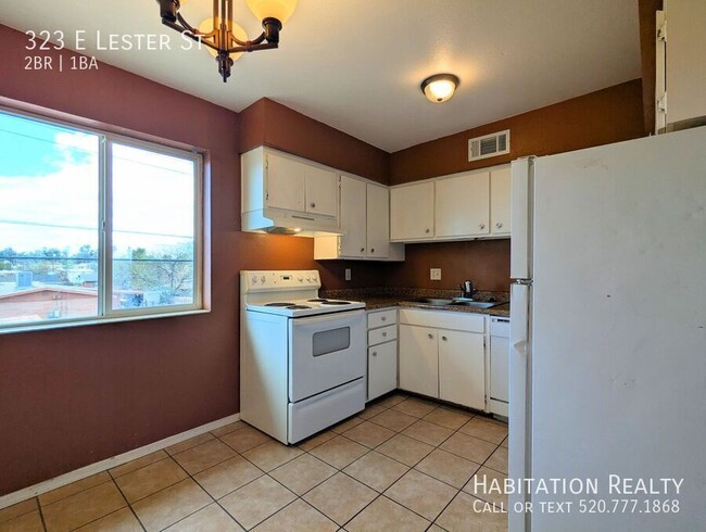 Building Photo - 2Bed/1Bath University Area, Triplex at Sug...