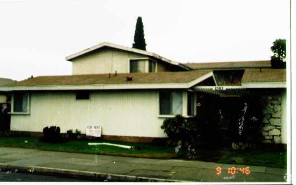 Primary Photo - 2582 E Carson St