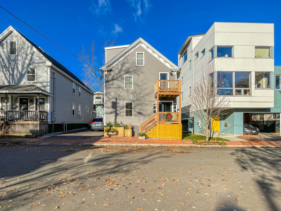 75 Quebec St Unit 2, Portland, ME 04101 Apartments in Portland, ME