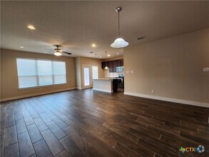 Building Photo - 923 Langesmill Branch