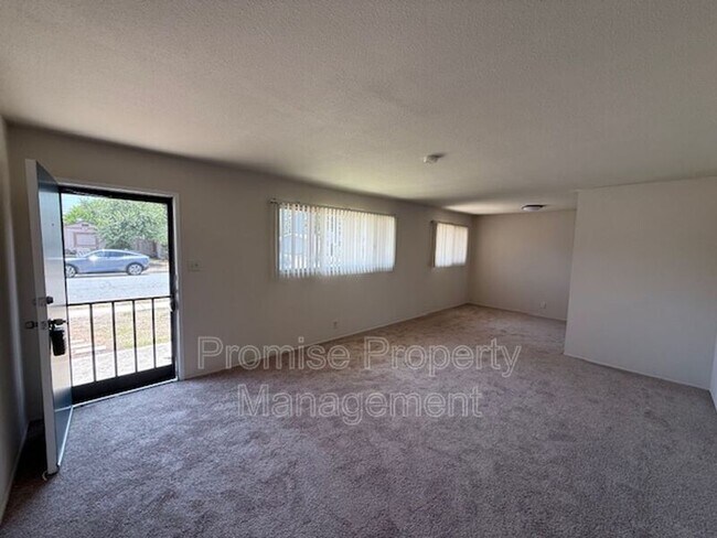 Foto del edificio - 5576 Conrad Ave