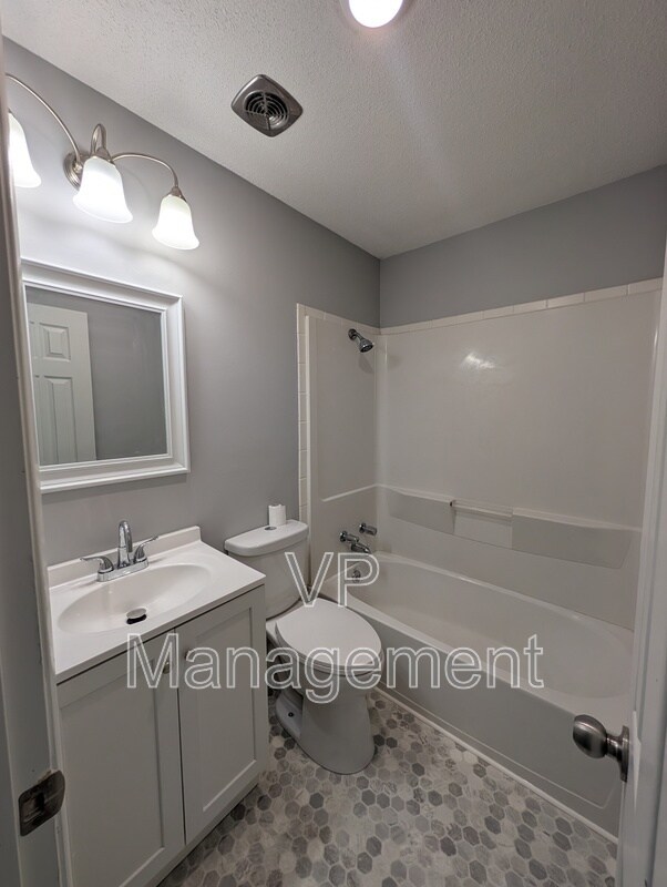 Foto del edificio - 4547 N Main St