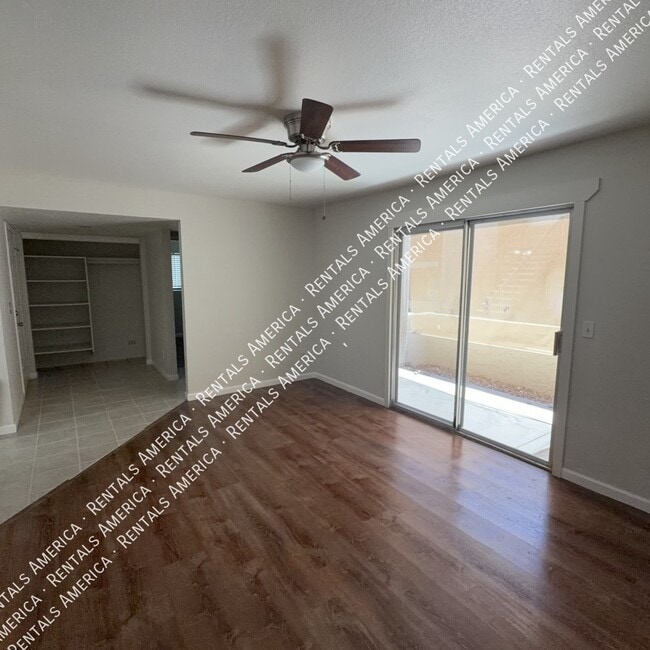 Foto del edificio - 520 N Stapley Dr