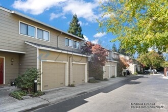 Building Photo - 700 Chiquita Ave