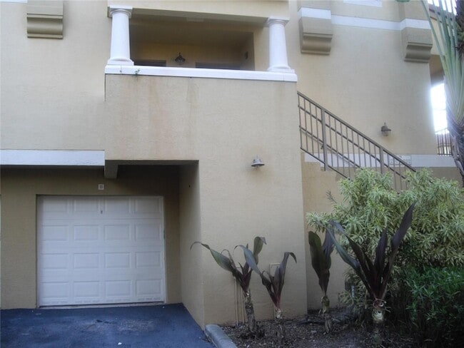 Foto del edificio - 751 N Pine Island Rd