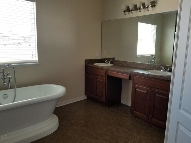 Building Photo - 139 Cedar Circle Dr