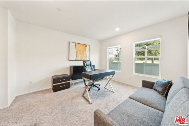 Building Photo - 605 Daniel Freeman Cir