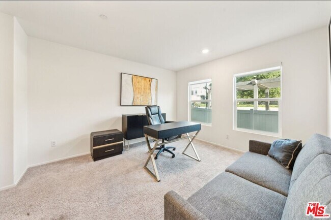 Foto del edificio - 605 Daniel Freeman Cir