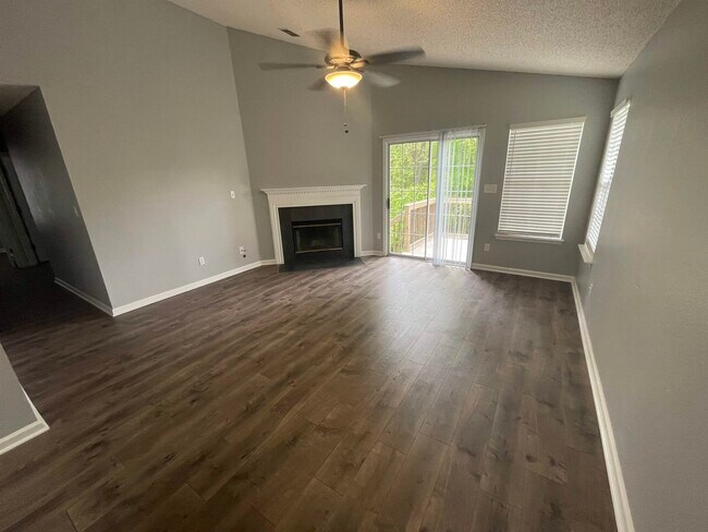 Foto del edificio - 5326 St Ives Ln