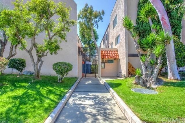 Building Photo - 719 N Eucalyptus Ave