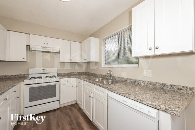 Foto del edificio - 6249 Creekford Ln