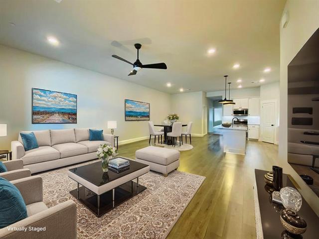 Foto principal - 615 Cloverleaf Dr