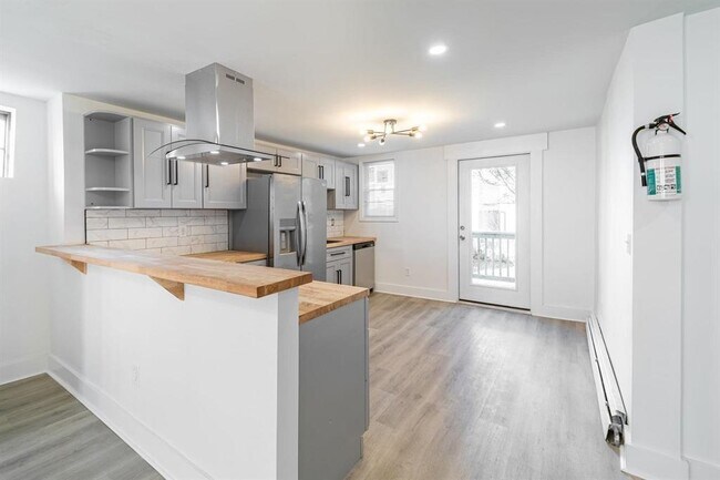 Building Photo - 169 Halladay St
