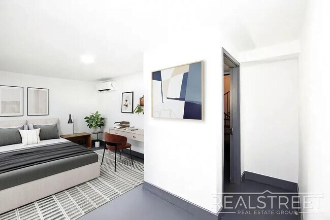 Foto del edificio - Spacious 2-Bedroom Home with Bright, Open Living Areas
