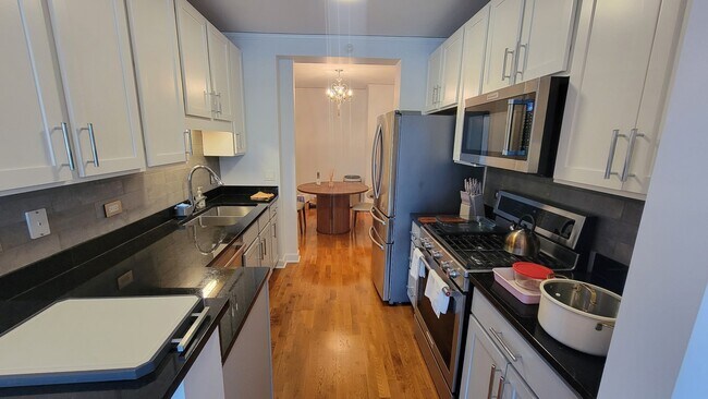 Foto del edificio - 450 E Waterside Dr