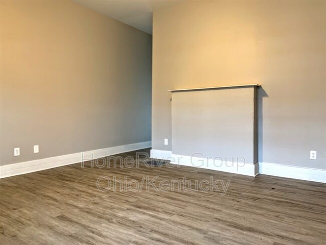 Building Photo - 120 S Longworth Ave